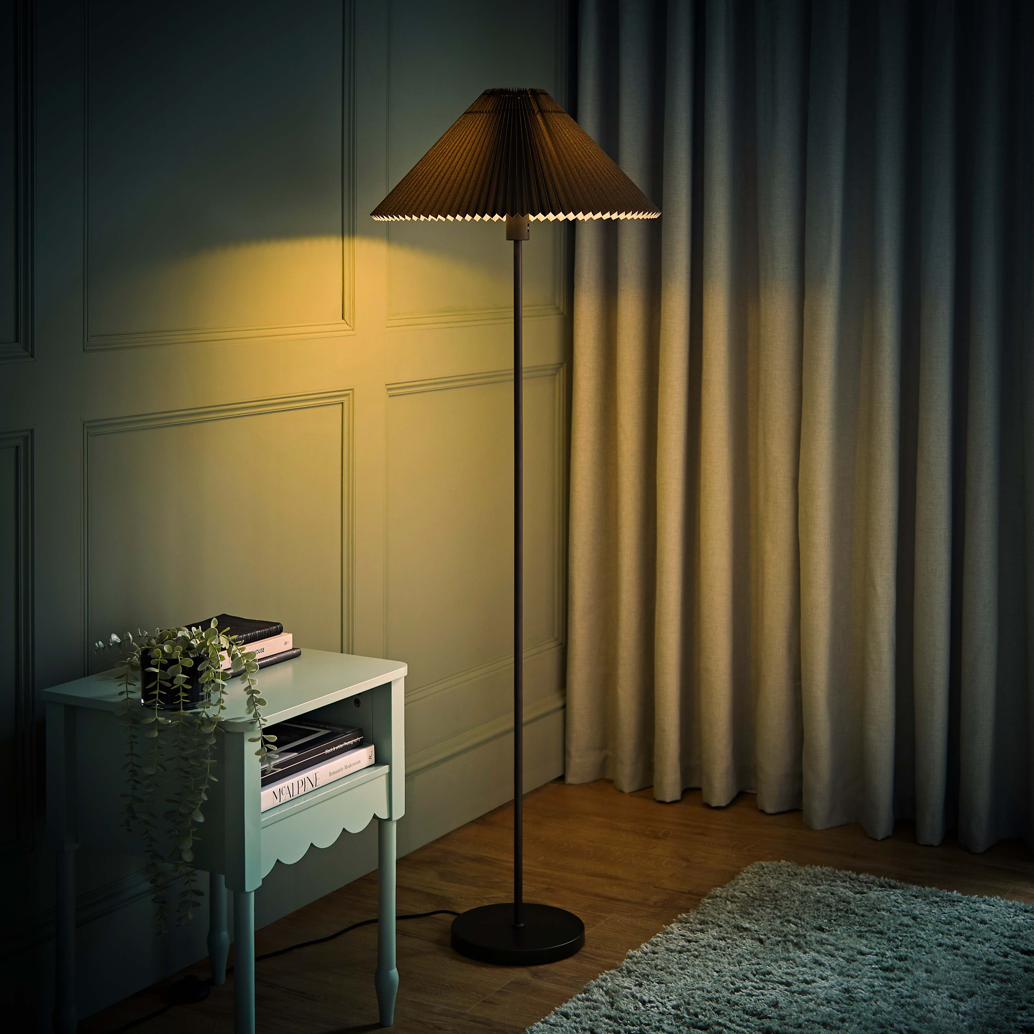 Akira Pleated Shade Floor Lamp in Black | ValueLights