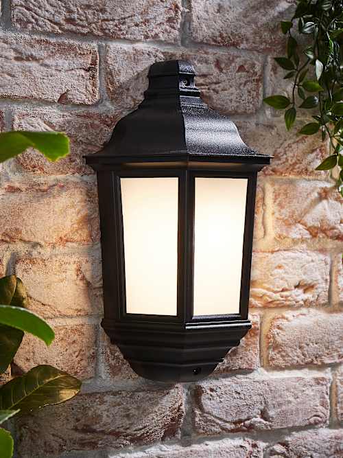Black Wiltshire with Dusk 'til Dawn Sensor | Value Lights