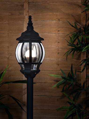 Windsor IP44 1.3m Traditional Black Bollard Light