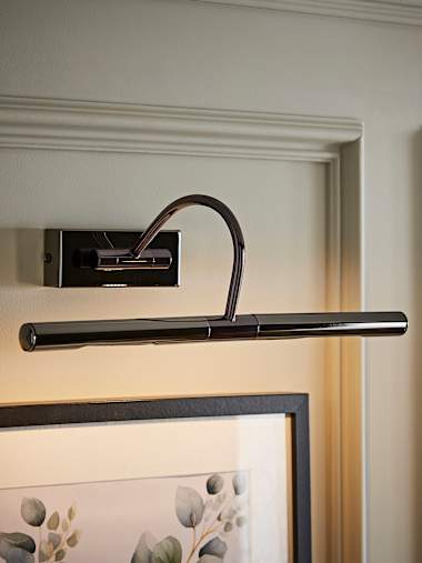 Capri Traditional Picture Wall Light in Black Chrome