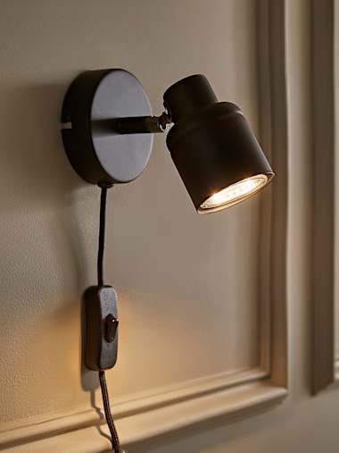 Matte Black Round Spotlight with Plug