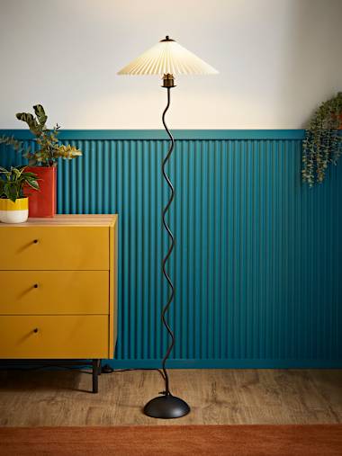 Metal Floor Lamp with Origami Shade