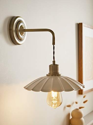 Holborn Adjustable Vintage Cream Scalloped Wall Light