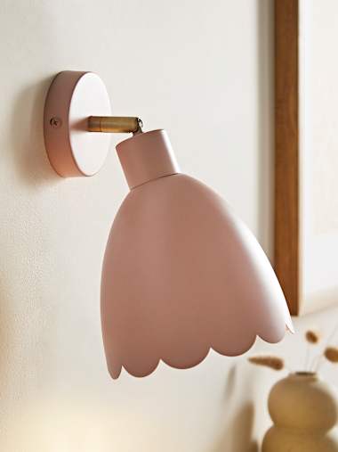 Rose Pink Scalloped Wall Light