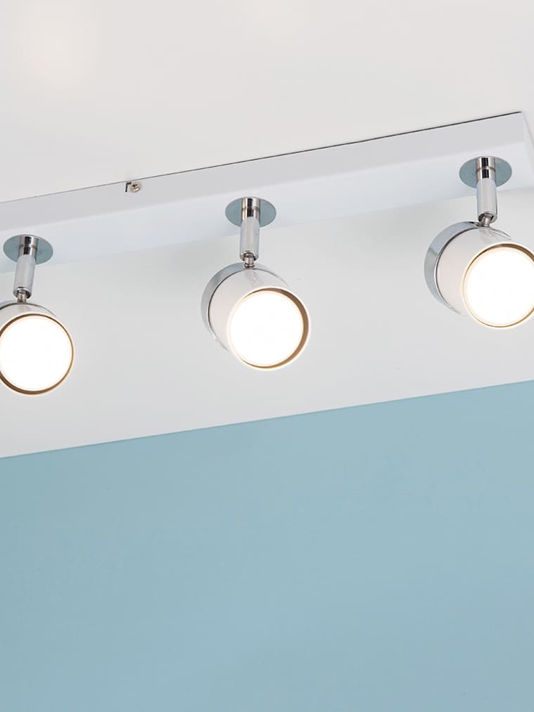 3-Way White Spotlight Bar Ceiling Light