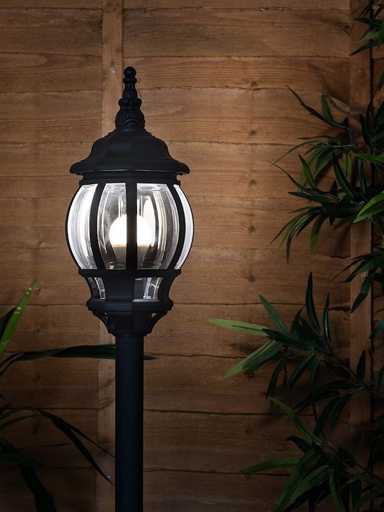 IP44 1.3m Traditional Black Bollard Light