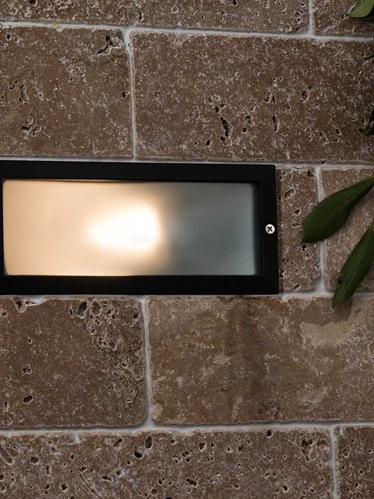 IP54 Brick Light in Black