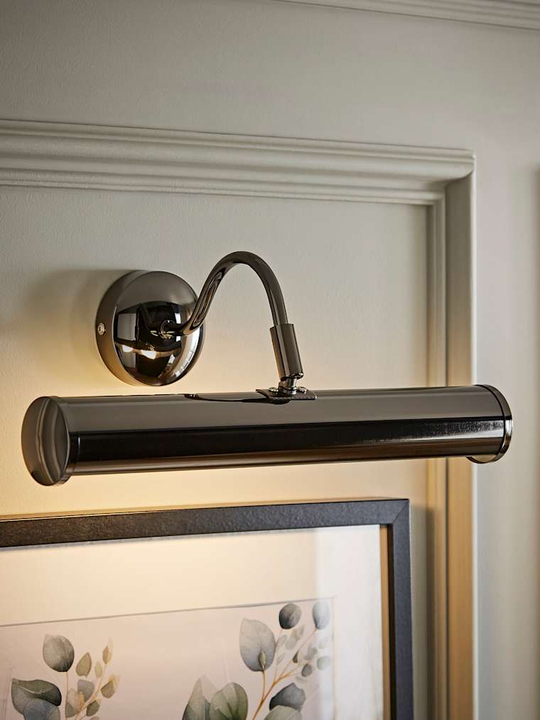 Black Traditional Picture Wall Light