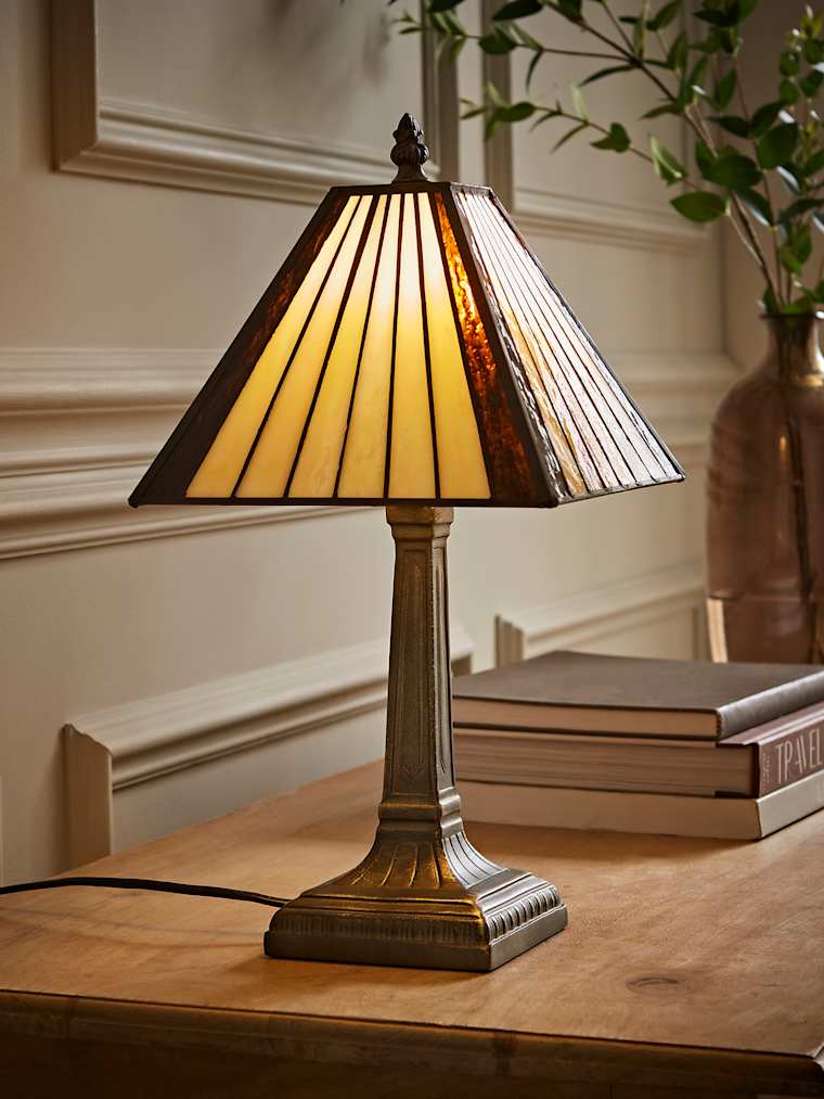 Traditional Table Lamp