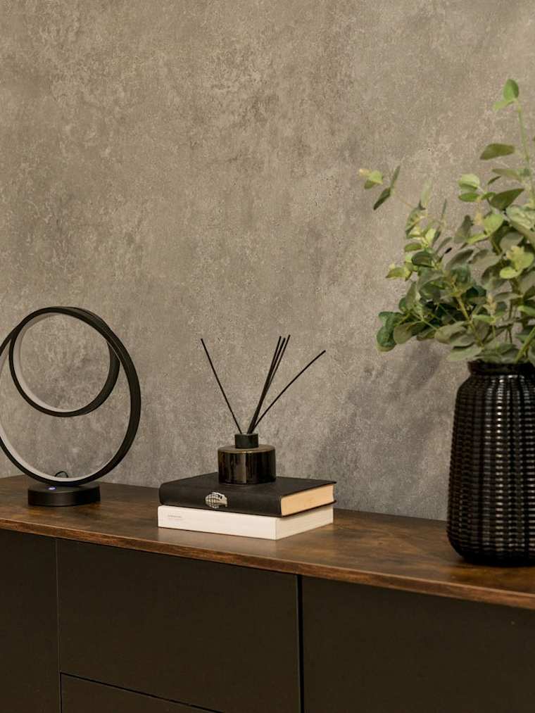 Matte Black Loop Touch Table Lamp