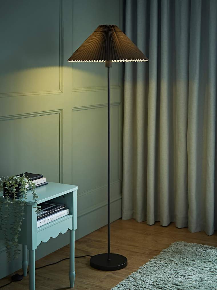Black Floor Lamp
