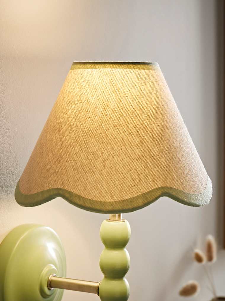 Extra Small Scallop with Green Trim Shade