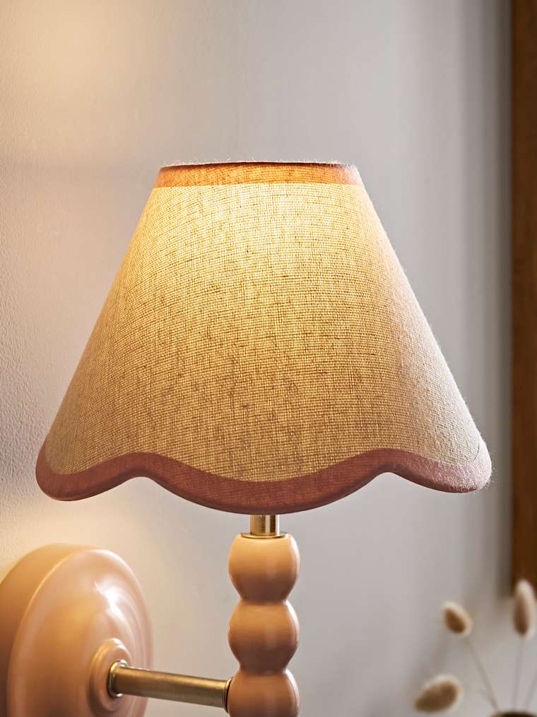 Extra Small Scallop with Pink Trim Shade
