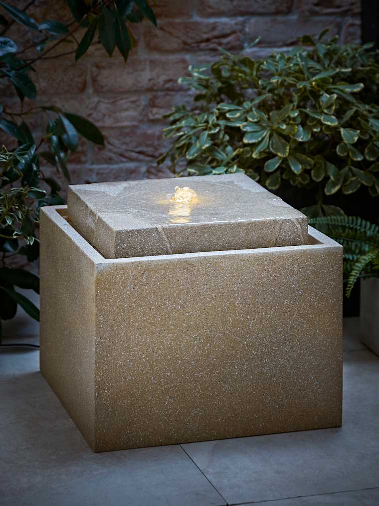 IP44 Natural Square Solar Water Feature
