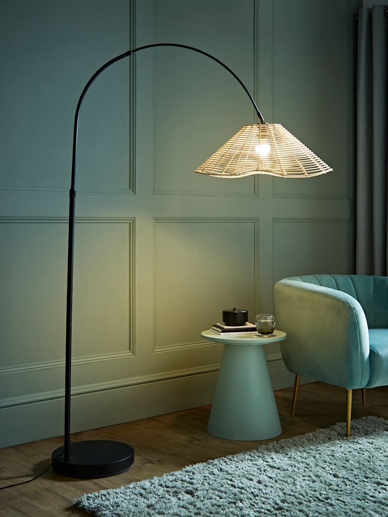 Black Arch Floor Lamp with Wavy Rattan Shade